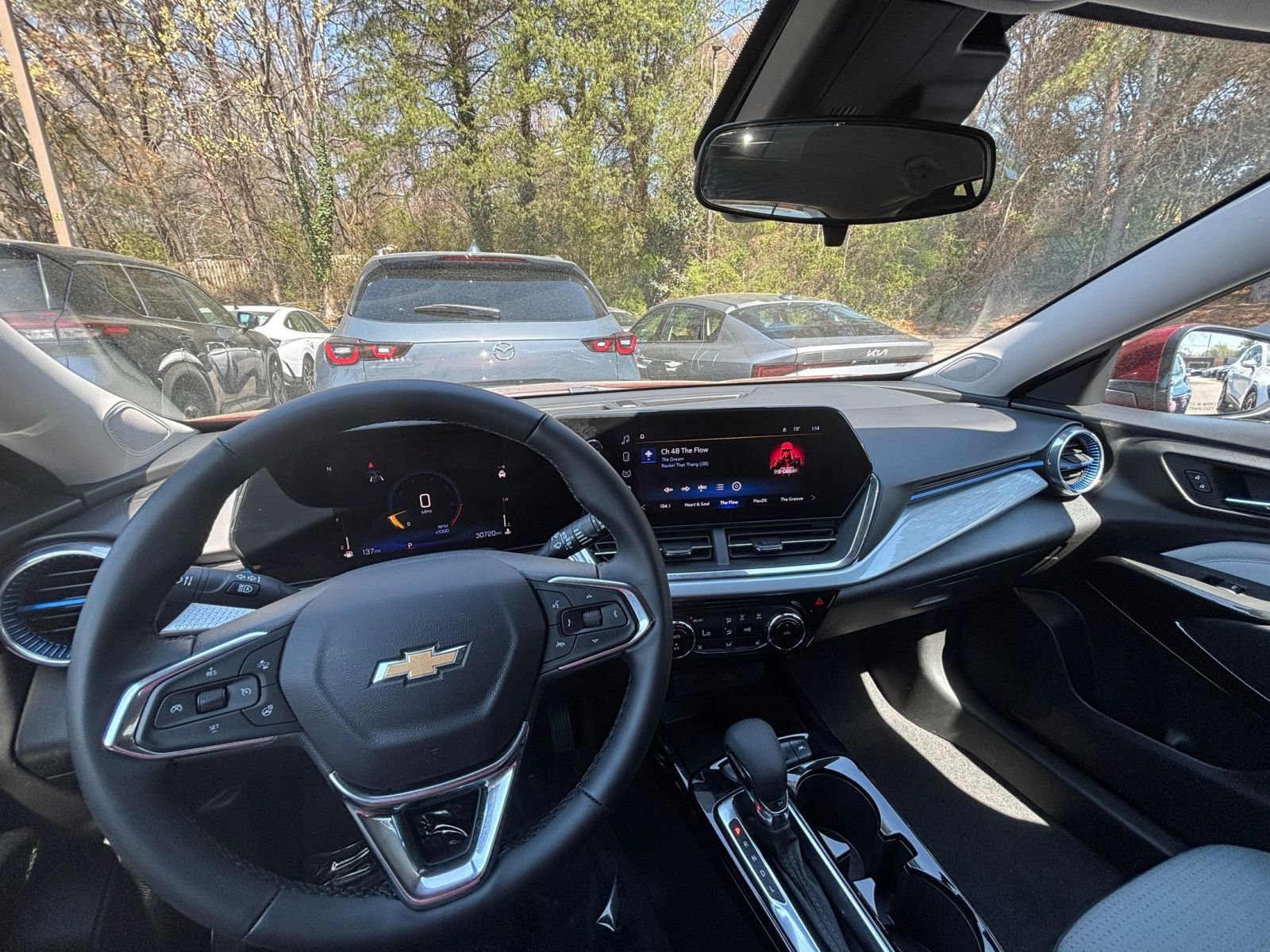 Used 2025 Chevrolet Trax LT w/ LT Convenience Package image 34