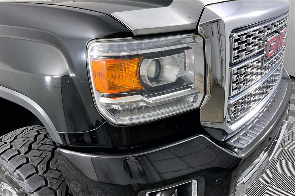 Certified 2019 GMC Sierra 2500 Denali w/ Duramax Plus Package image 33