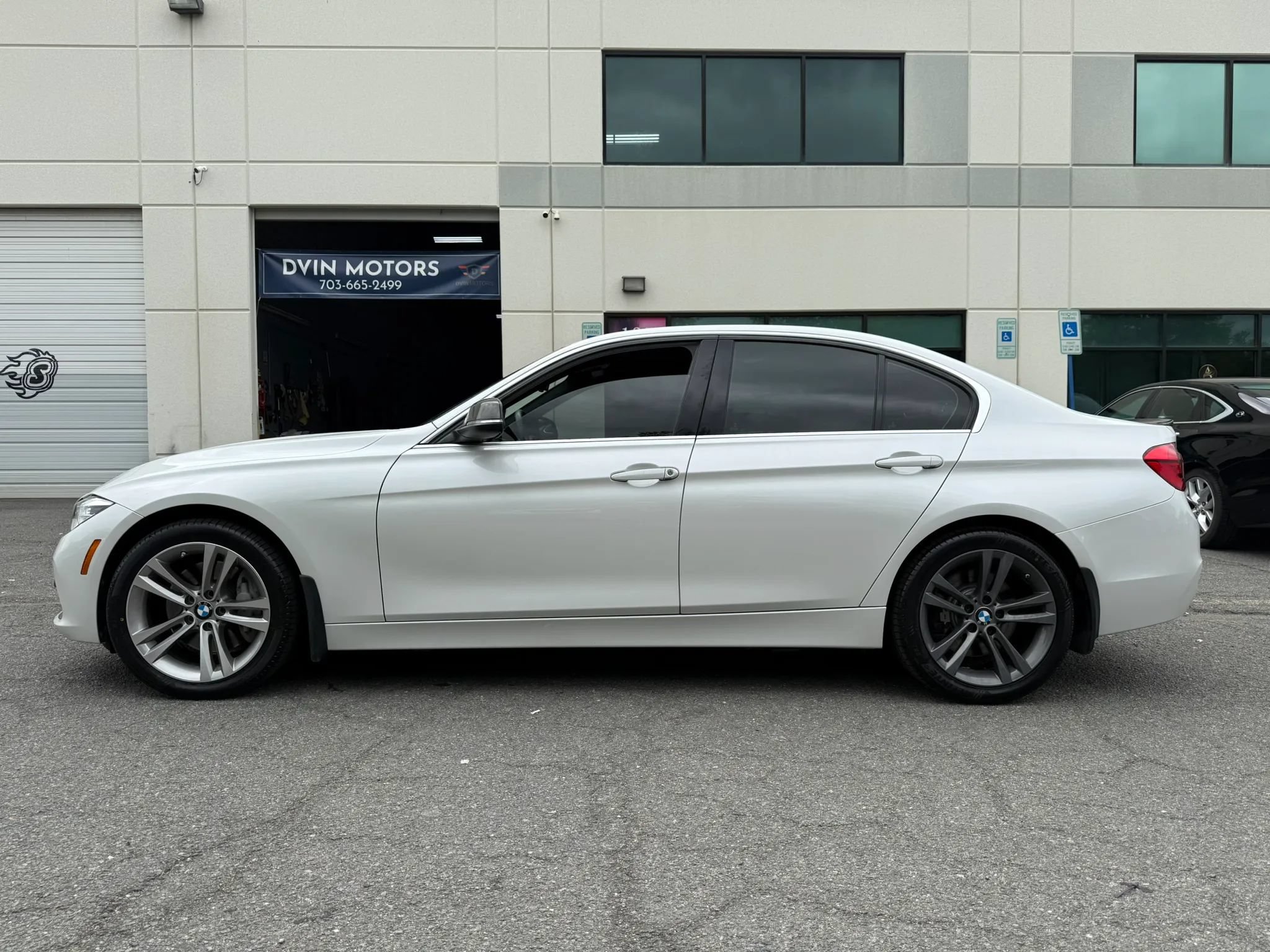 Used 2016 BMW 340i xDrive Sedan AWD/4WD image 10