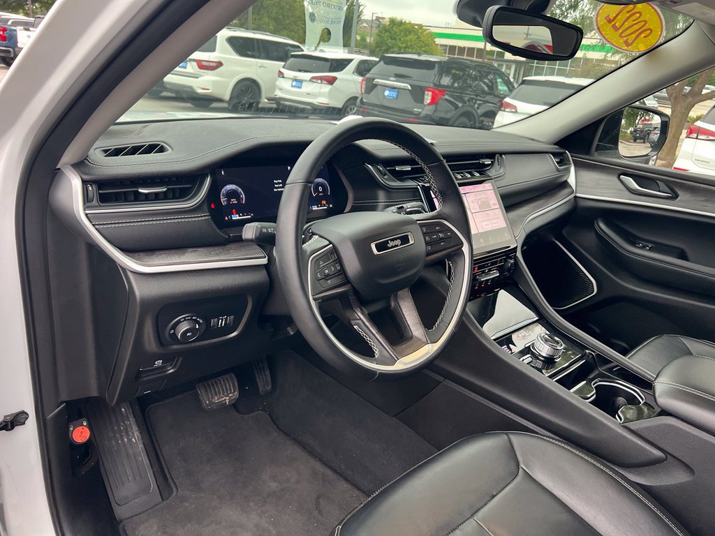 Used 2022 Jeep Grand Cherokee L Limited AWD/4WD image 18