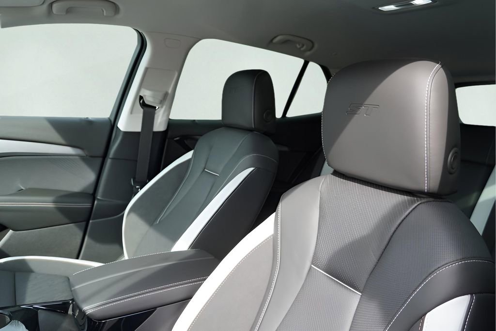 New 2026 Buick Envision Sport Touring image 10