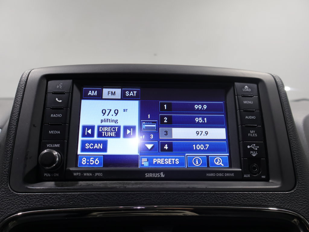 Used 2011 Dodge Grand Caravan Crew w/ Entertainment Group 1 FWD image 22