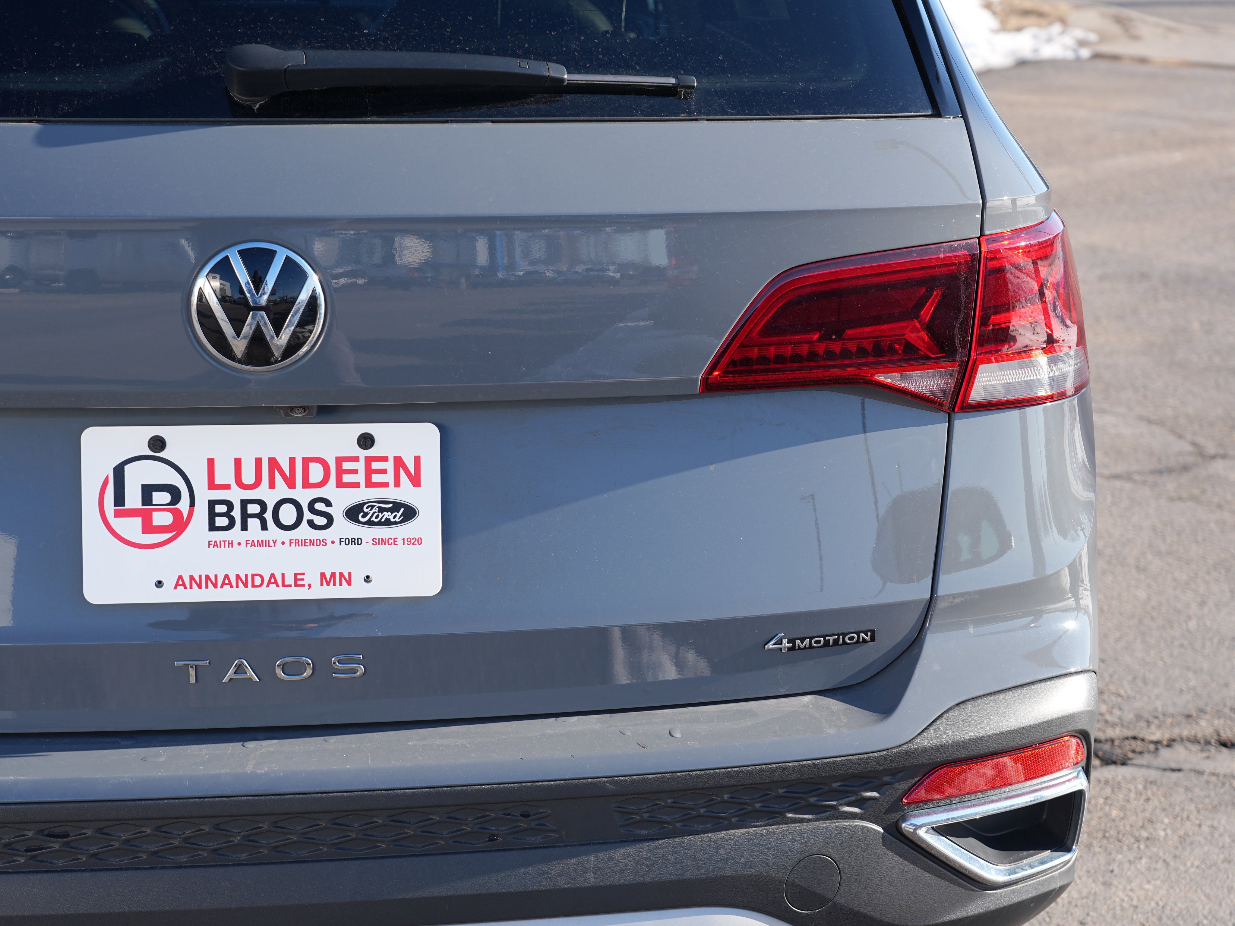 Used 2023 Volkswagen Taos SE image 12