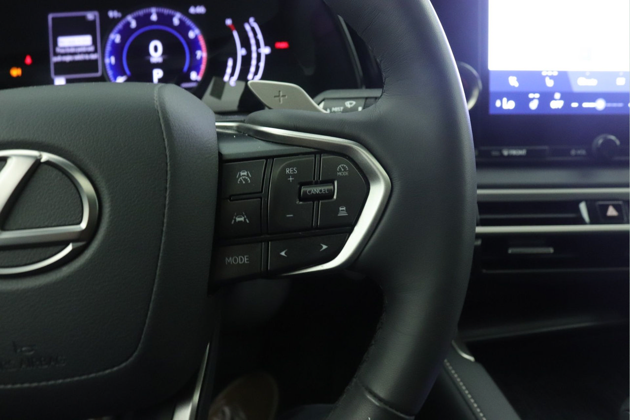 Used 2024 Lexus RX 350 FWD w/ Technology Package image 12