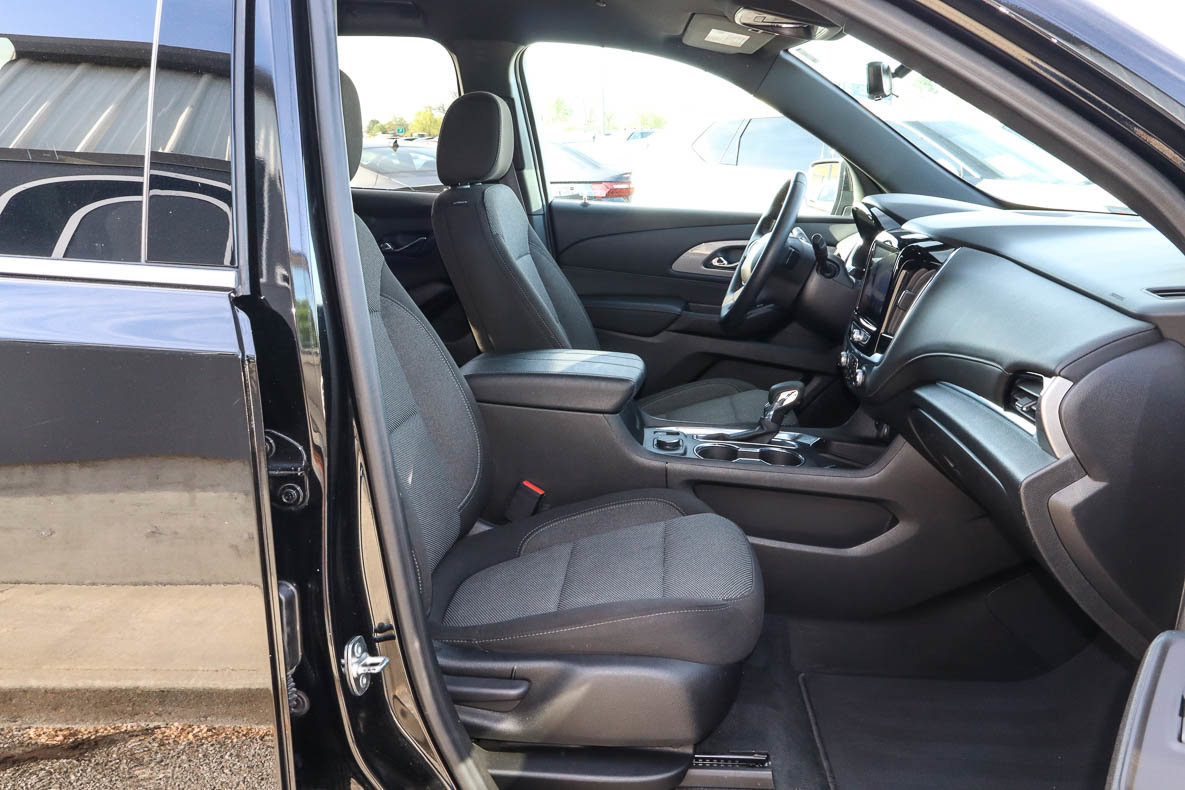 Used 2023 Chevrolet Traverse LT image 29