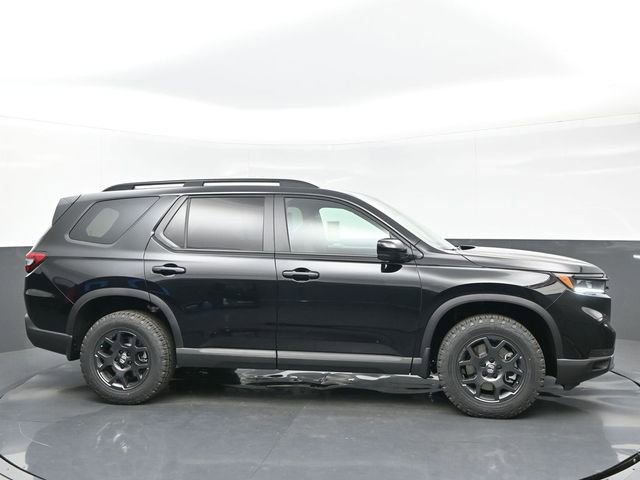 Certified 2025 Honda Pilot TrailSport image 7