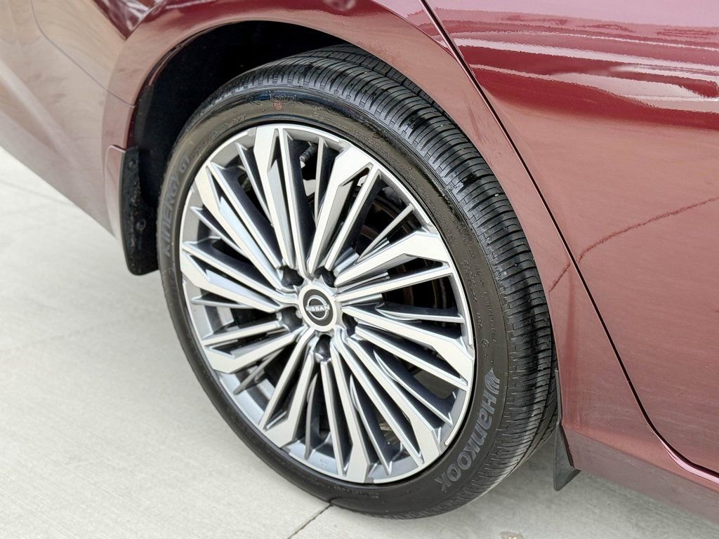 Used 2024 Nissan Altima 2.5 SL FWD image 7