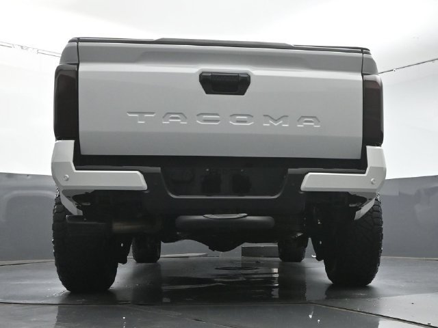 Used 2024 Toyota Tacoma SR5 w/ SR5 Upgrade Package RWD image 39