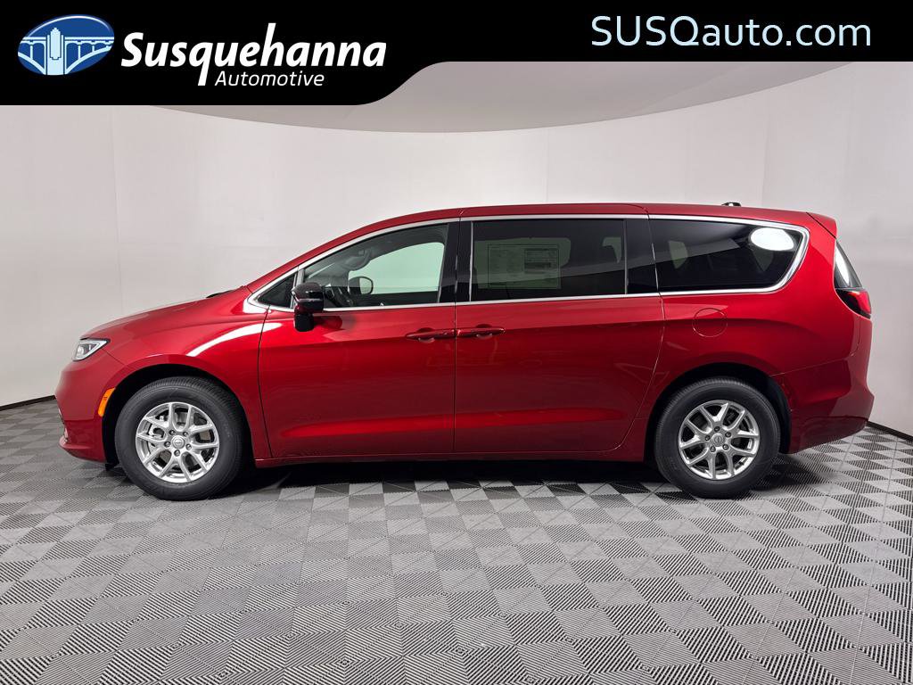 New 2026 Chrysler Pacifica Select image 6