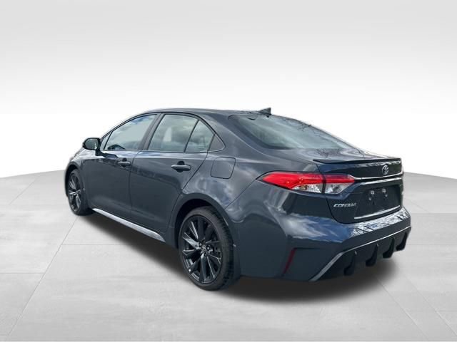 Used 2023 Toyota Corolla SE w/ SE Premium Package image 7