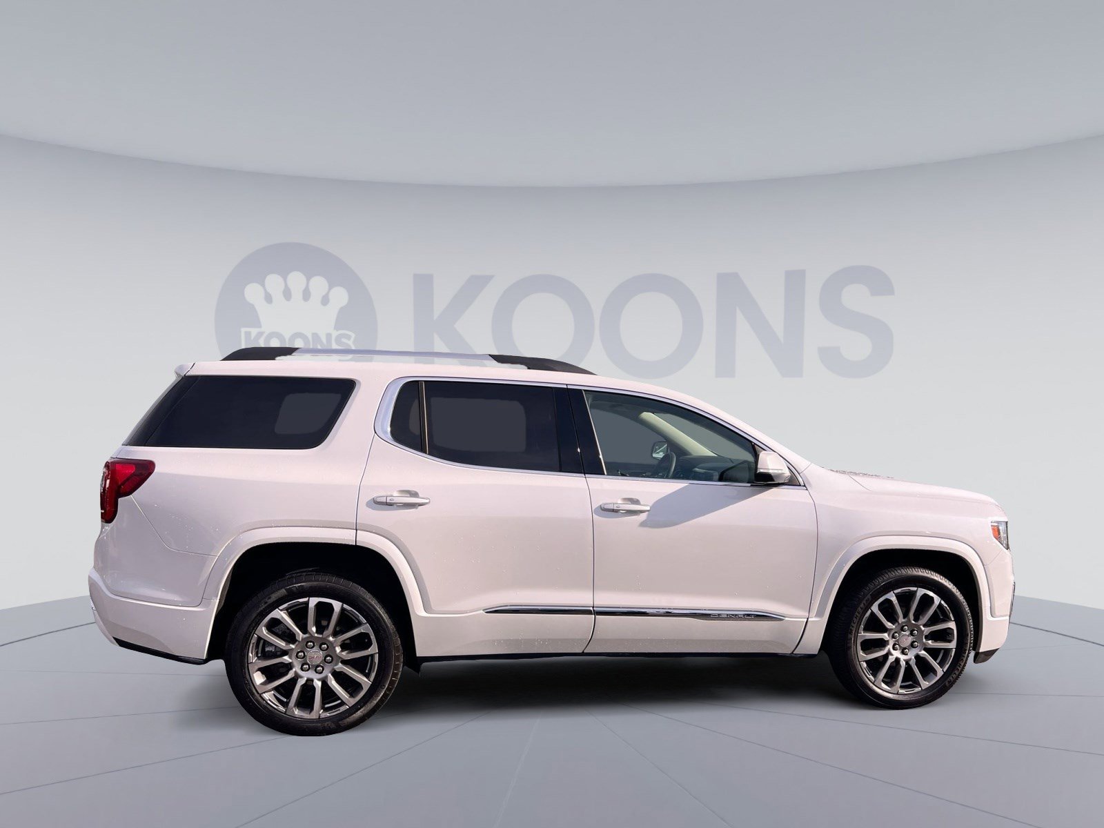 Used 2023 GMC Acadia Denali w/ Denali Technology Package image 8