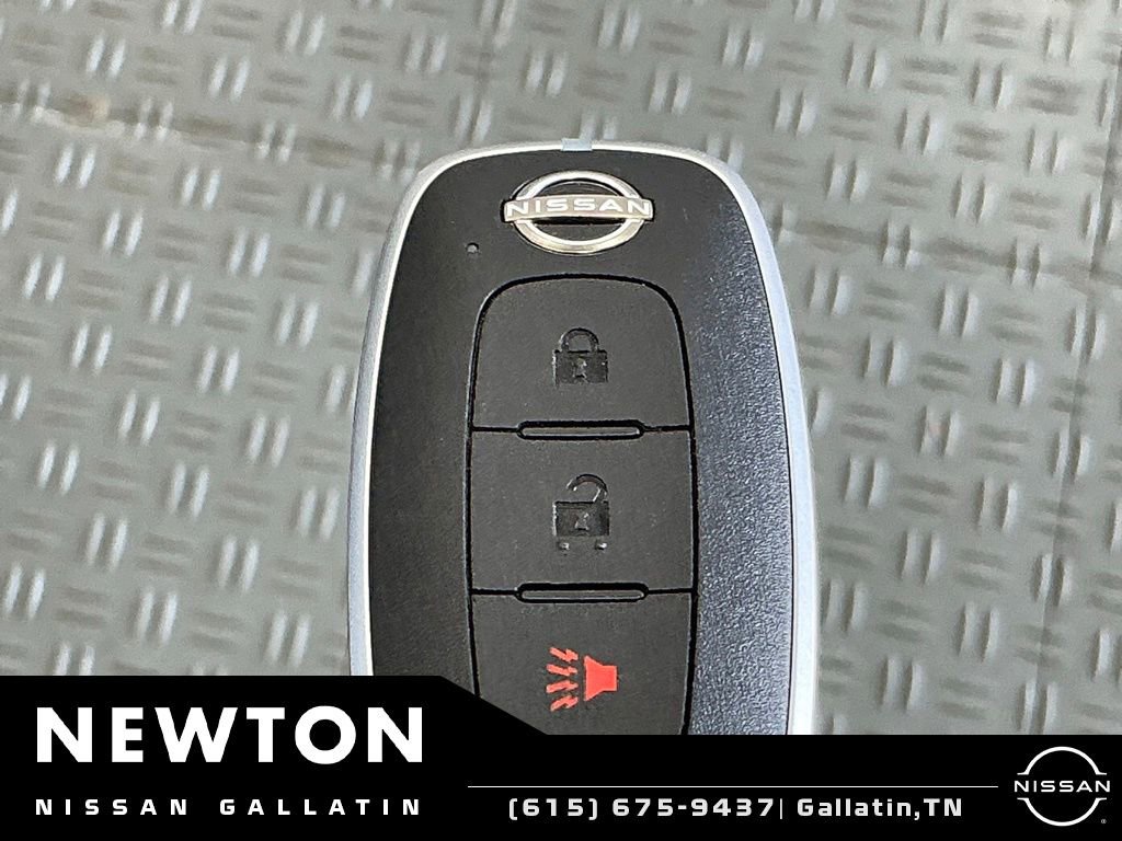 Used 2023 Nissan Rogue S FWD image 35
