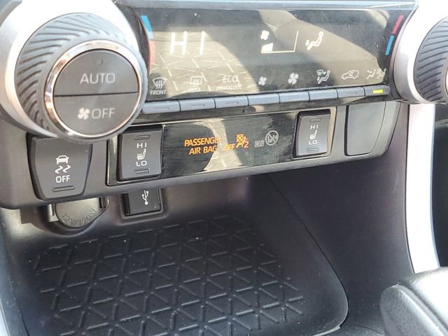 Used 2022 Toyota RAV4 XLE w/ Convenience Package AWD/4WD image 19