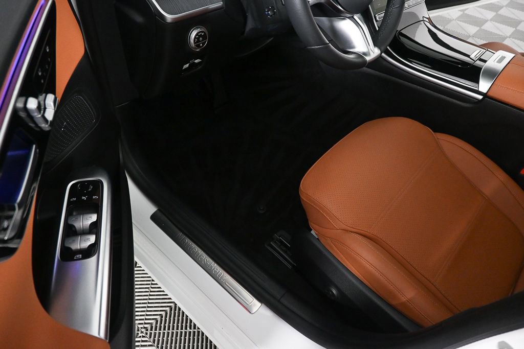 Certified 2025 Mercedes-Benz C 300 Sedan image 7