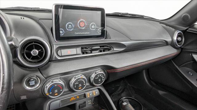 Used 2018 FIAT 124 Spider Abarth w/ Convenience Group RWD image 21