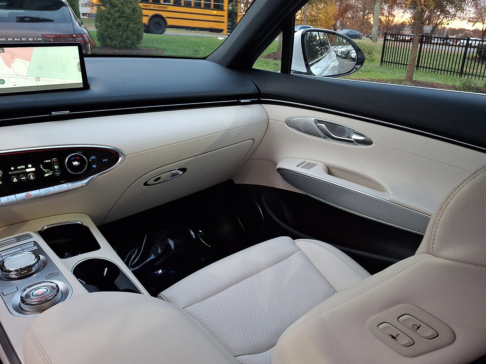 Certified 2025 Genesis Electrified GV70 image 16