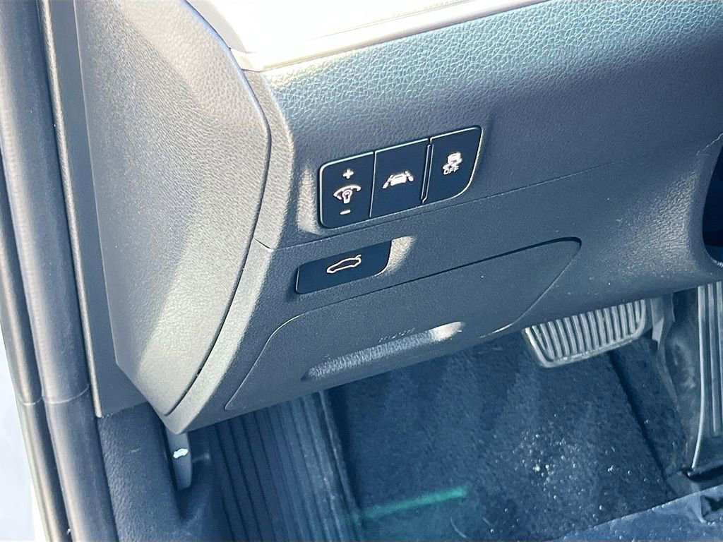 Used 2023 Kia K5 GT-Line image 10