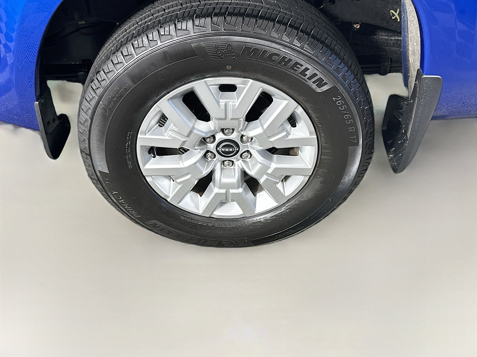 Used 2024 Nissan Frontier SV w/ SV Convenience Package RWD image 11