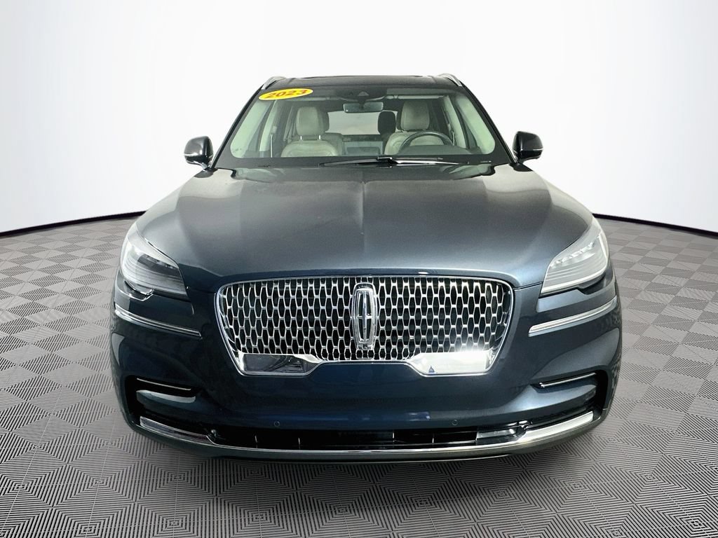 Used 2023 Lincoln Aviator Reserve w/ Elements Package Plus AWD/4WD image 4