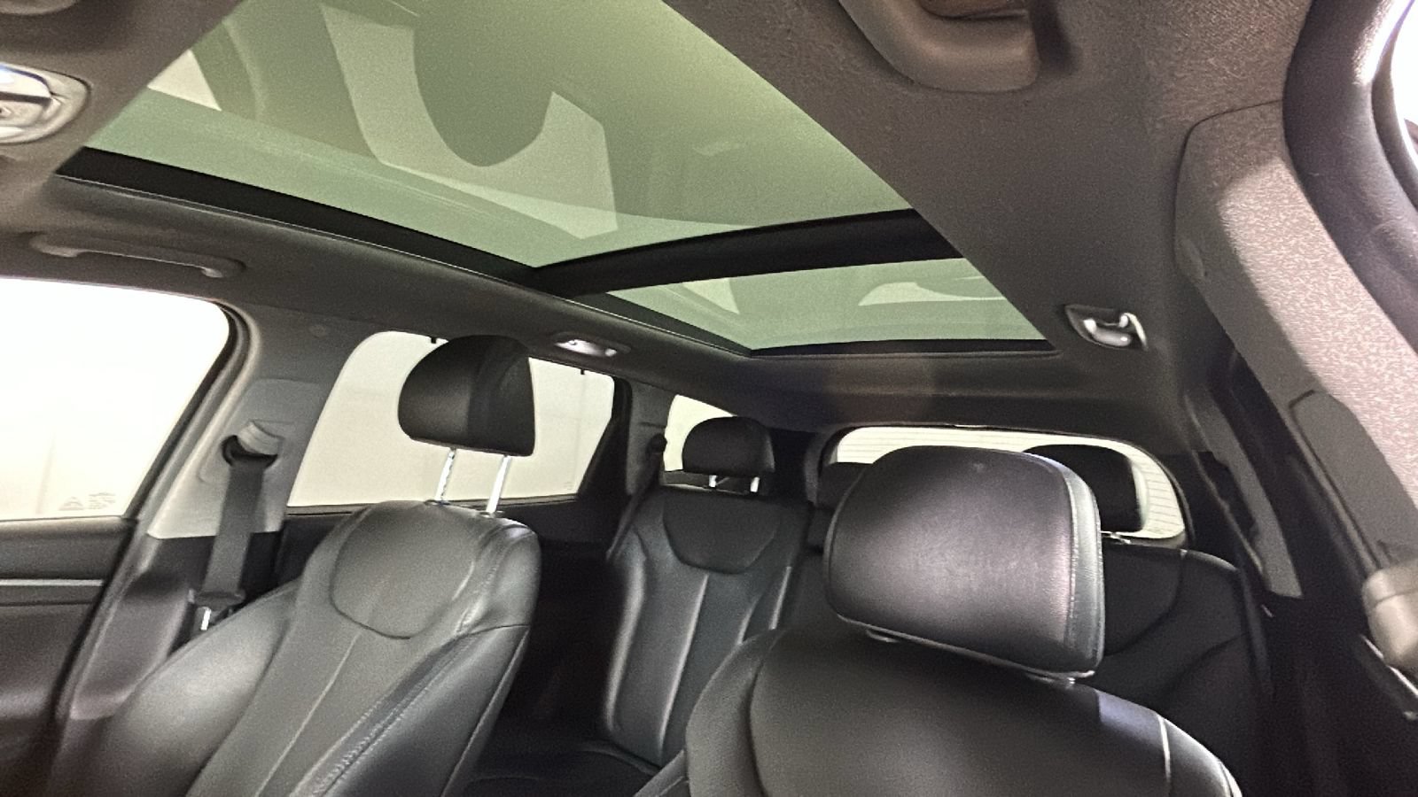 Used 2019 Hyundai Santa Fe AWD image 16