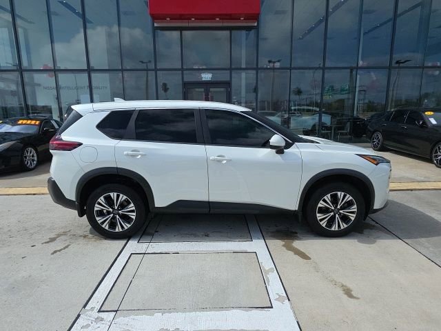 Used 2023 Nissan Rogue SV image 4