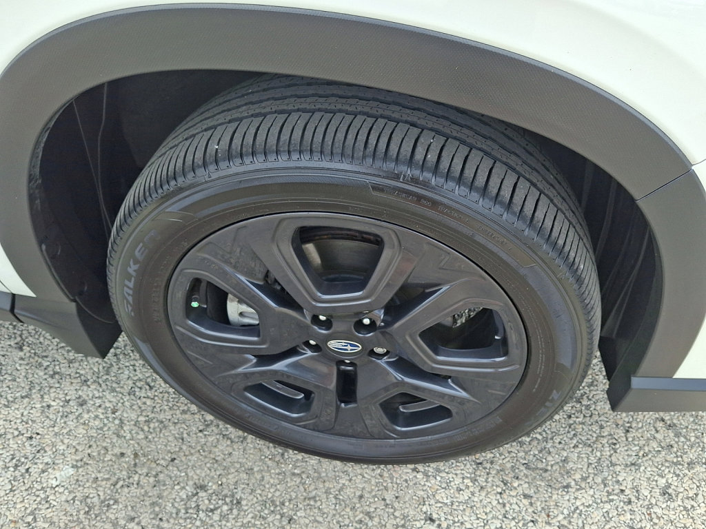 Used 2024 Subaru Ascent Onyx Edition image 9