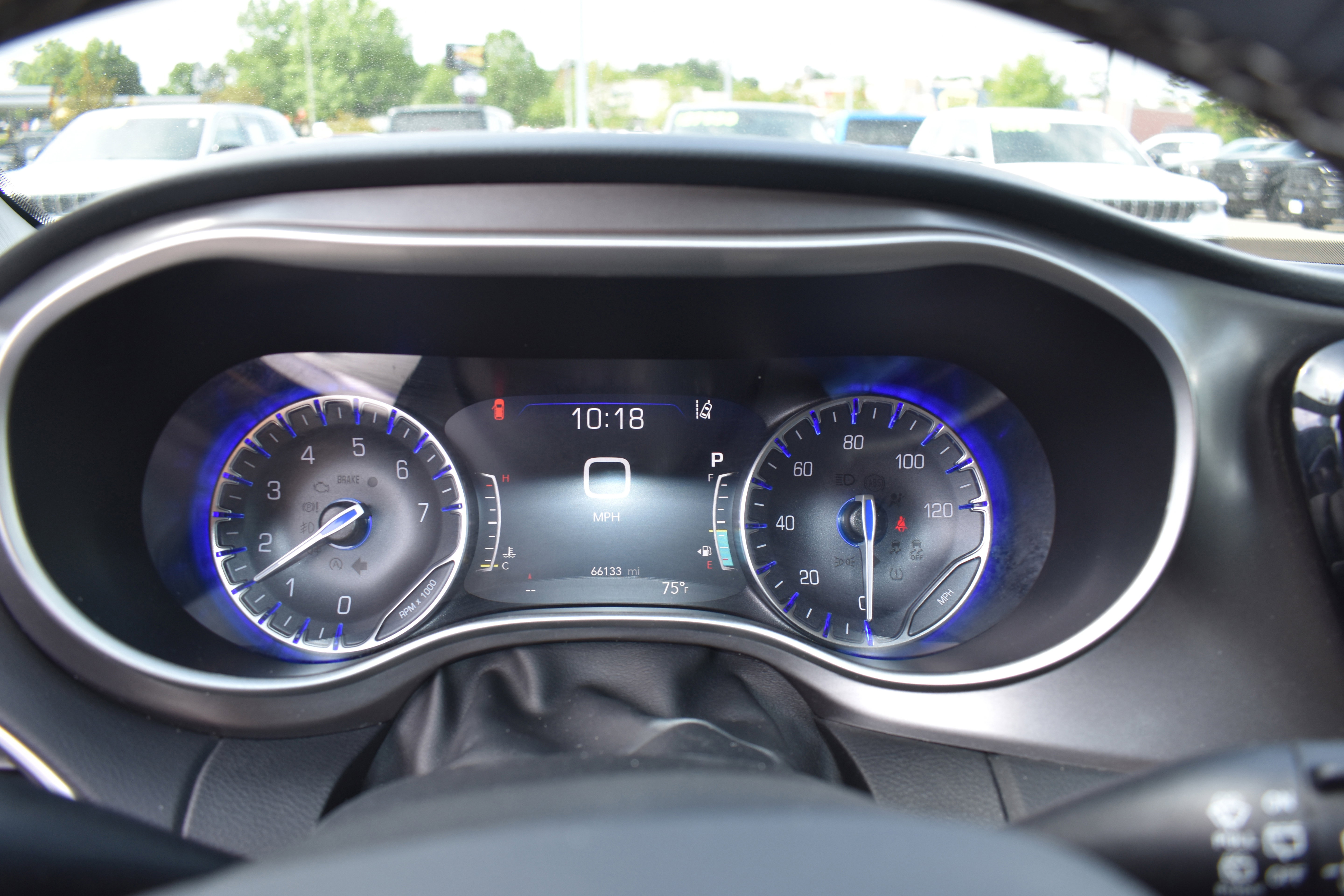 Used 2023 Chrysler Pacifica Touring-L image 17