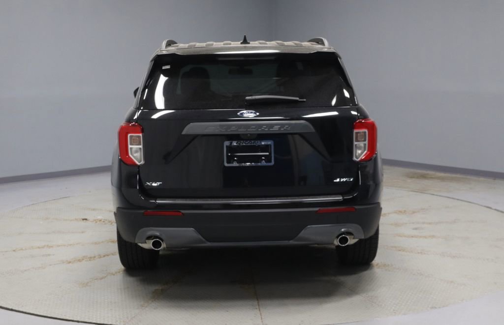 Certified 2023 Ford Explorer XLT w/ Equipment Group 202A AWD/4WD image 11