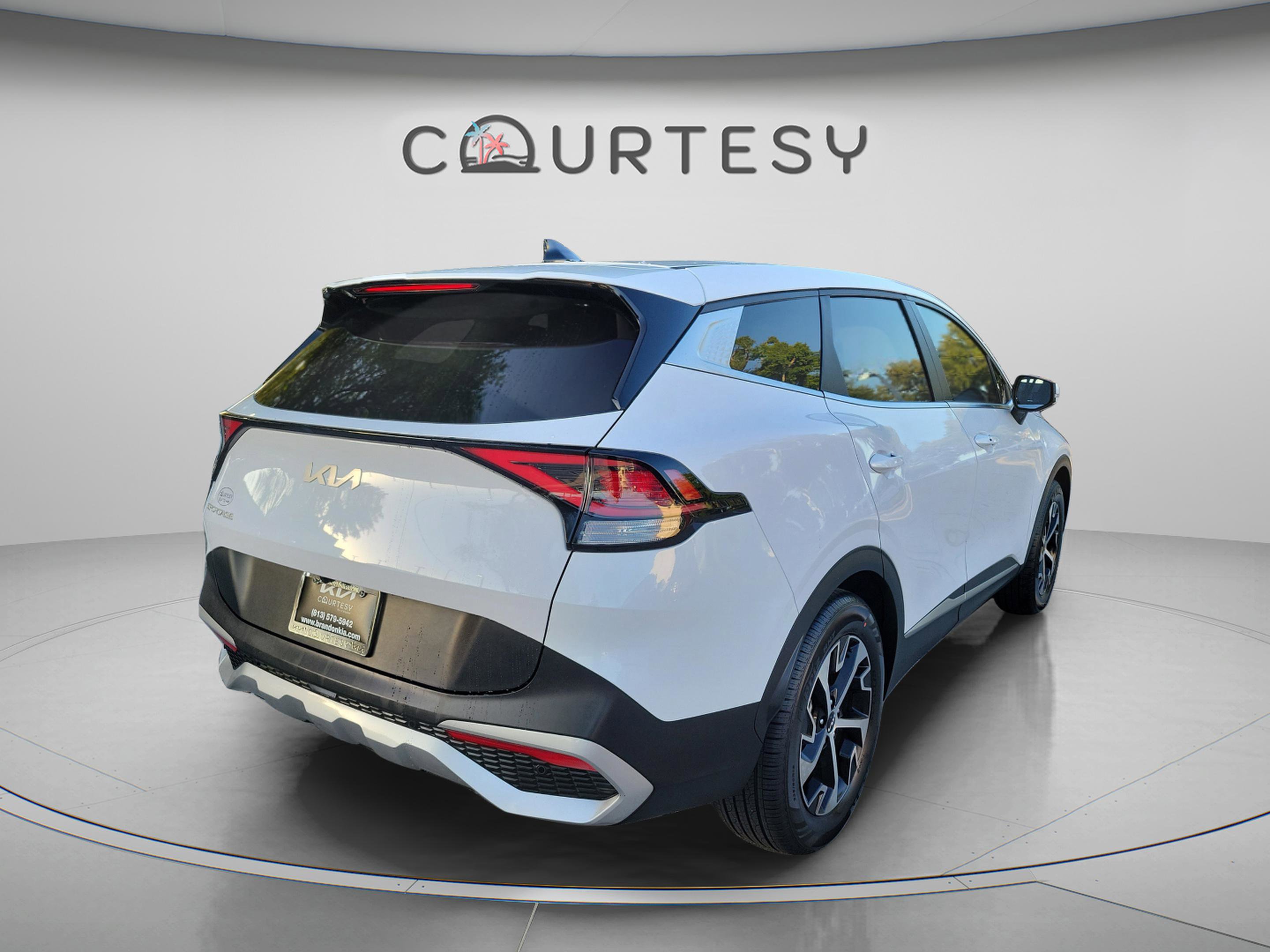 Certified 2023 Kia Sportage EX FWD image 3
