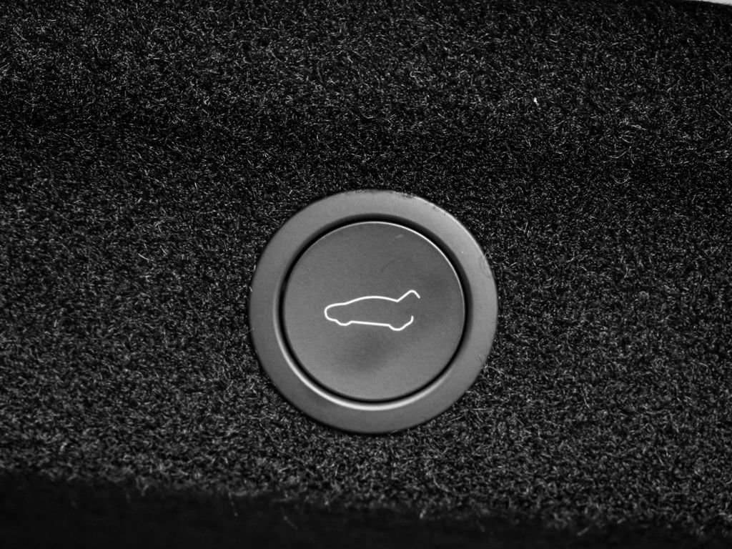 Used 2026 Tesla Model Y Long Range image 30