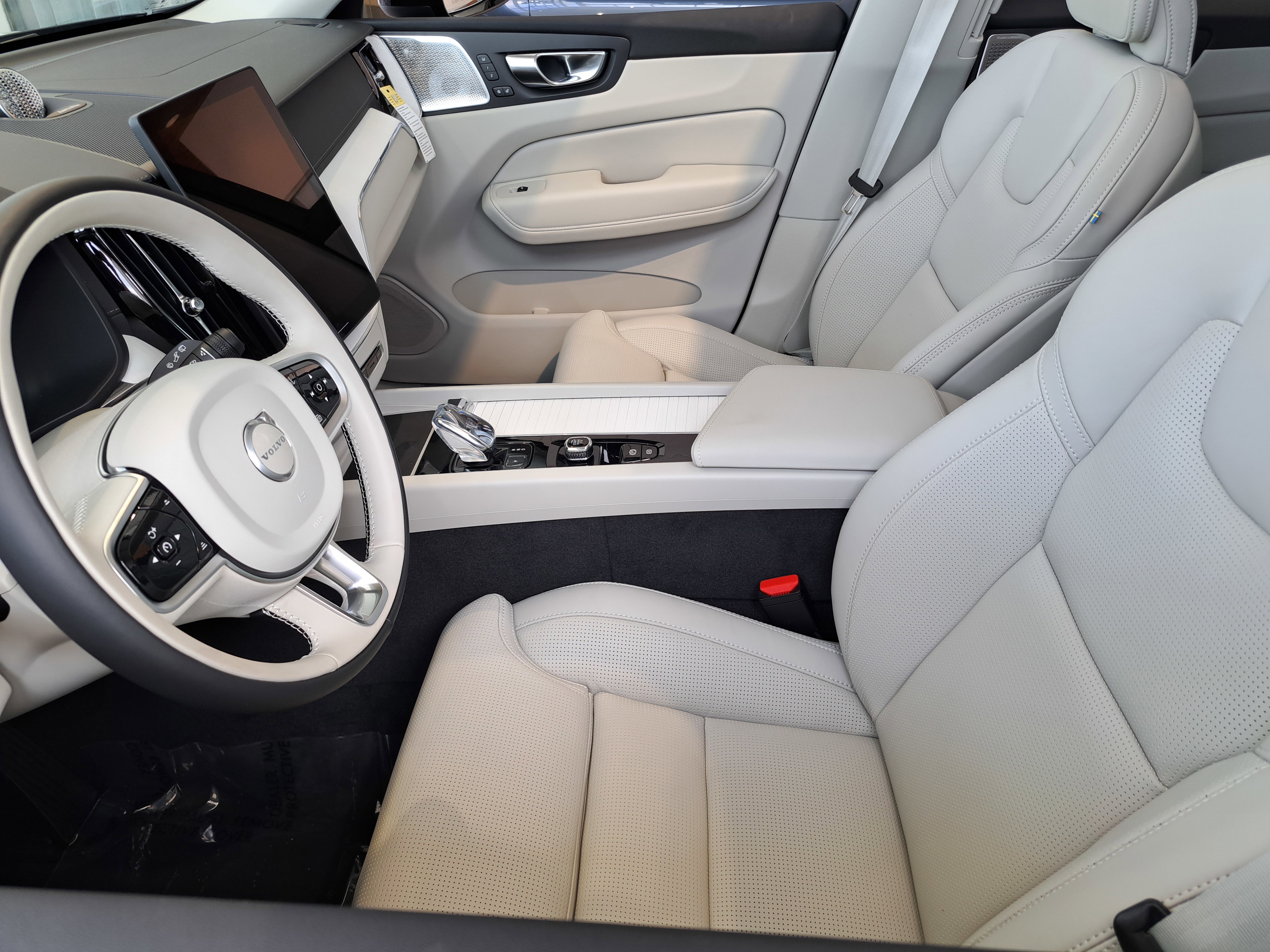 New 2026 Volvo XC60 T8 Ultra image 6