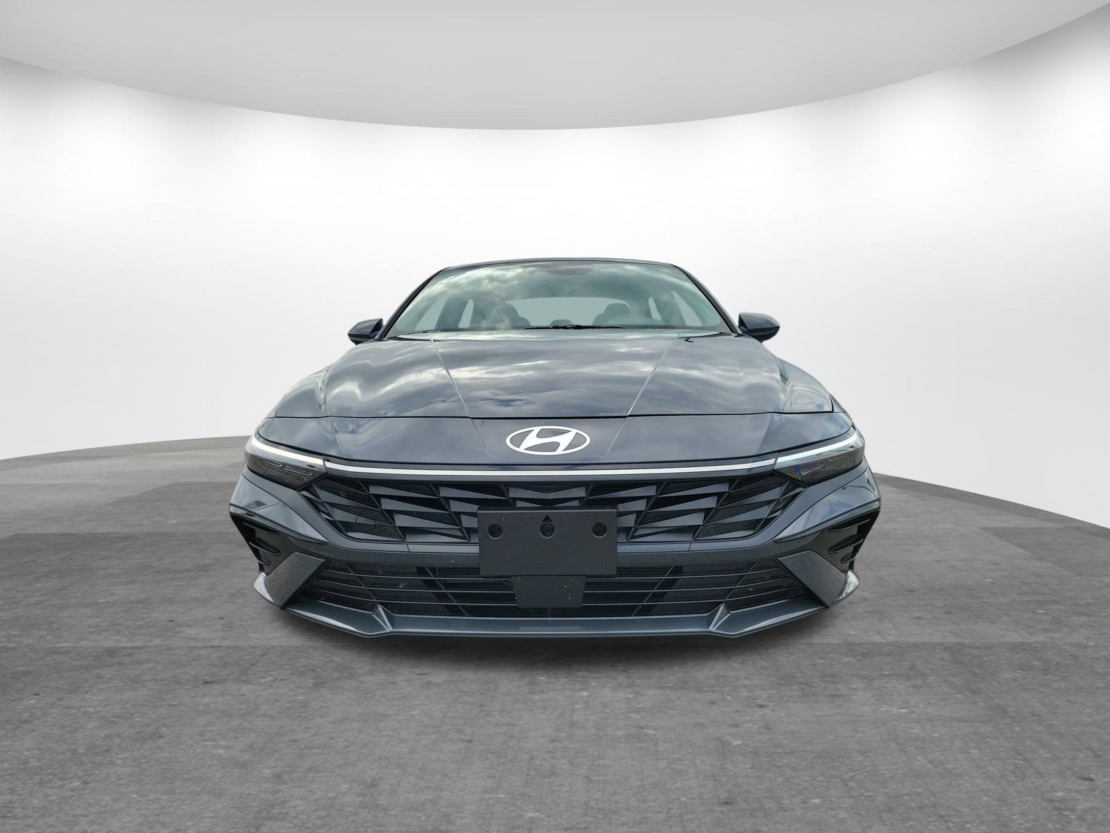 Used 2025 Hyundai Elantra SEL image 24