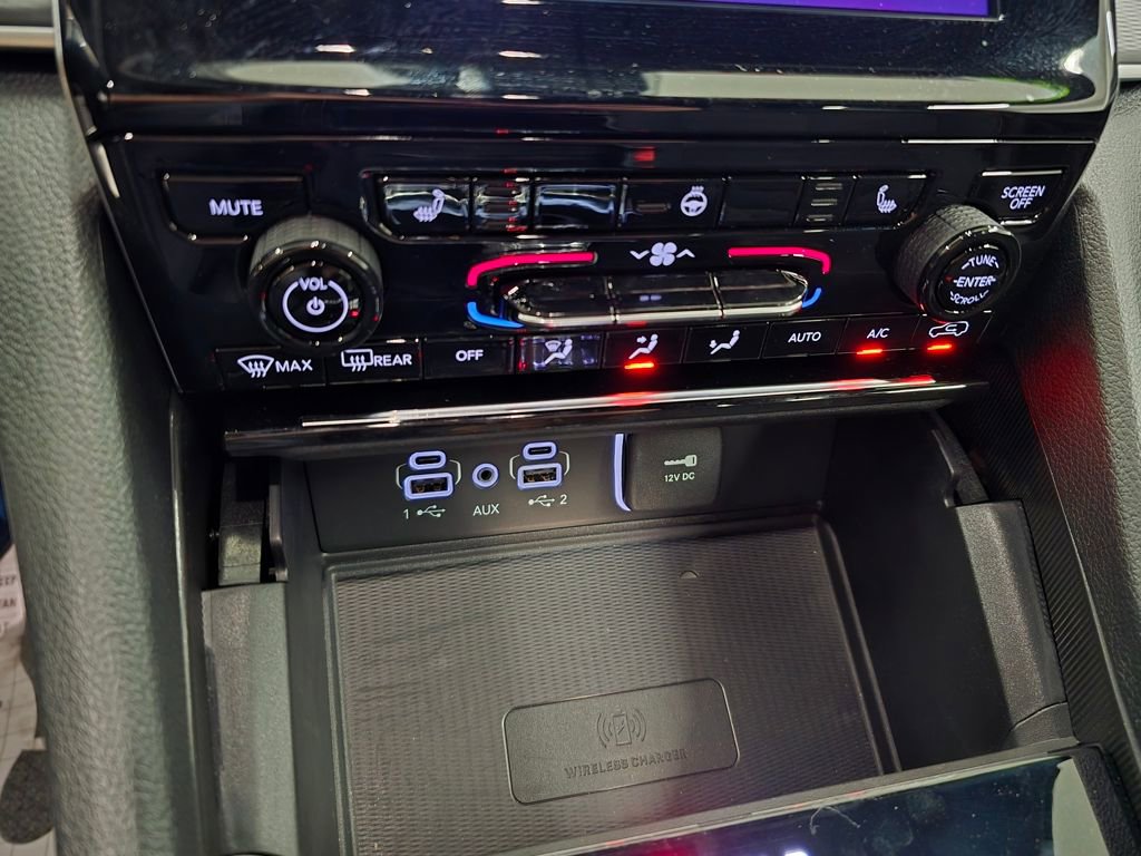 Used 2024 Jeep Grand Cherokee L Laredo w/ Luxury Tech Group I image 25