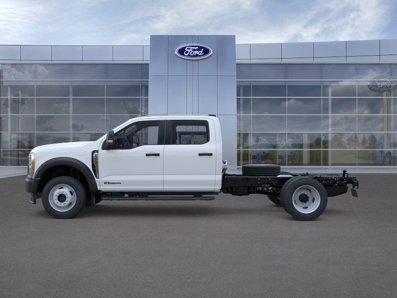 New 2026 Ford F550 4x4 Crew Cab image 3