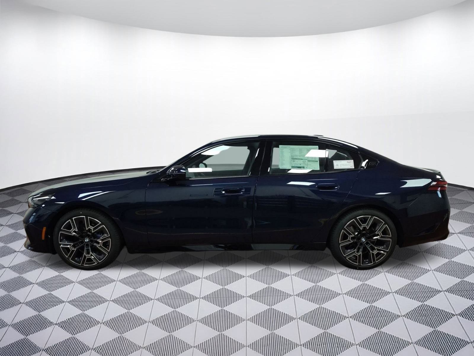 New 2026 BMW 530i xDrive w/ M Sport Package AWD/4WD image 2