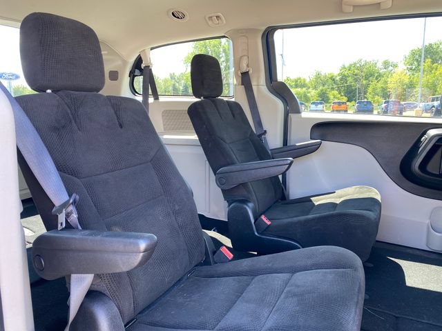 Used 2016 Dodge Grand Caravan SXT FWD image 19