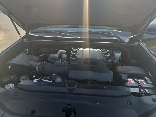 Used 2020 Toyota 4Runner SR5 RWD image 29