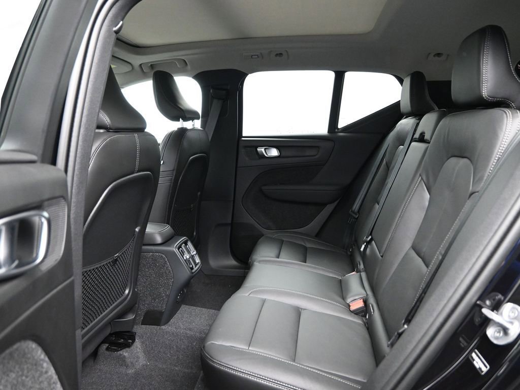 New 2025 Volvo XC40 B5 Ultra w/ Climate Package AWD/4WD image 24