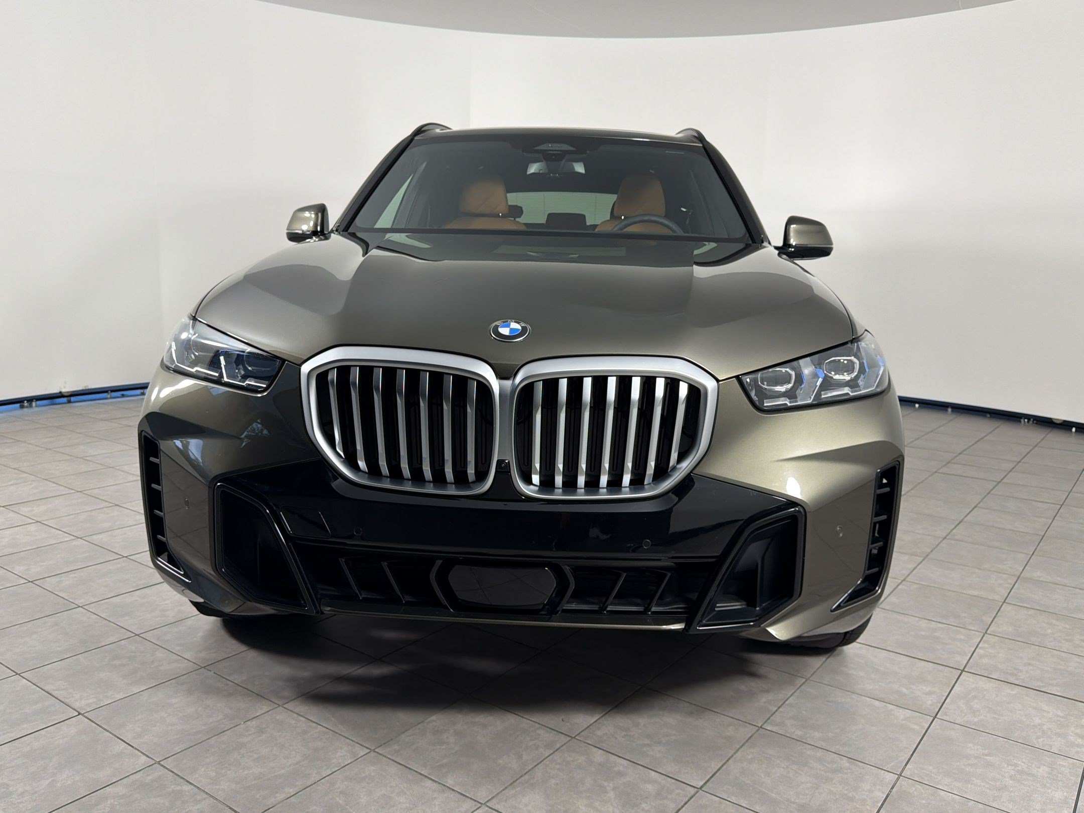 Certified 2026 BMW X5 xDrive40i w/ M Sport Package AWD/4WD image 6