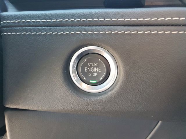 Used 2025 Cadillac Escalade Premium Luxury w/ LPO, Radiant Package image 23