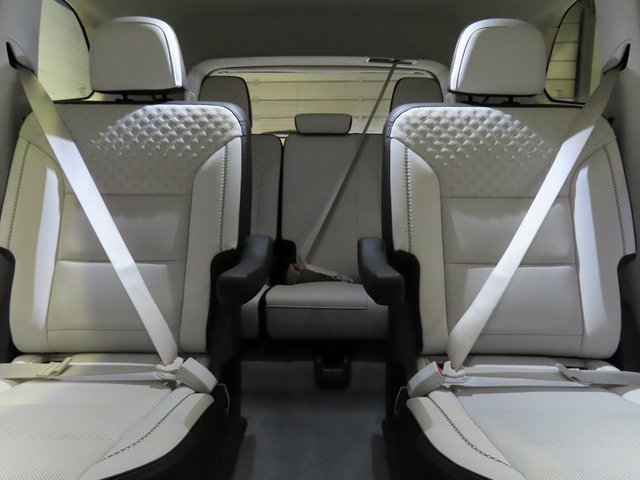 Used 2024 GMC Acadia Denali image 30