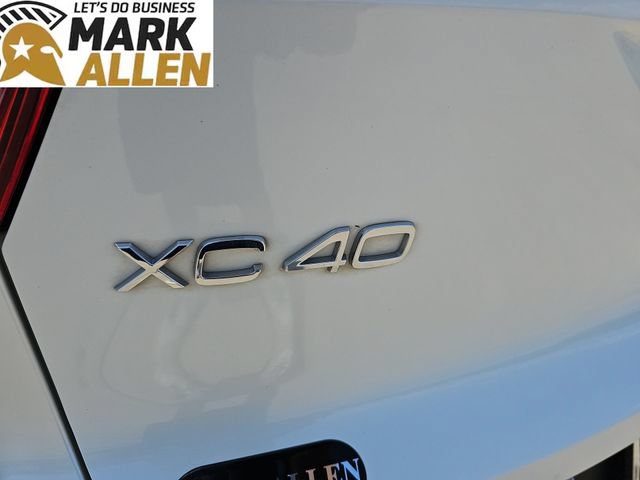 Used 2023 Volvo XC40 B4 Ultimate FWD image 32