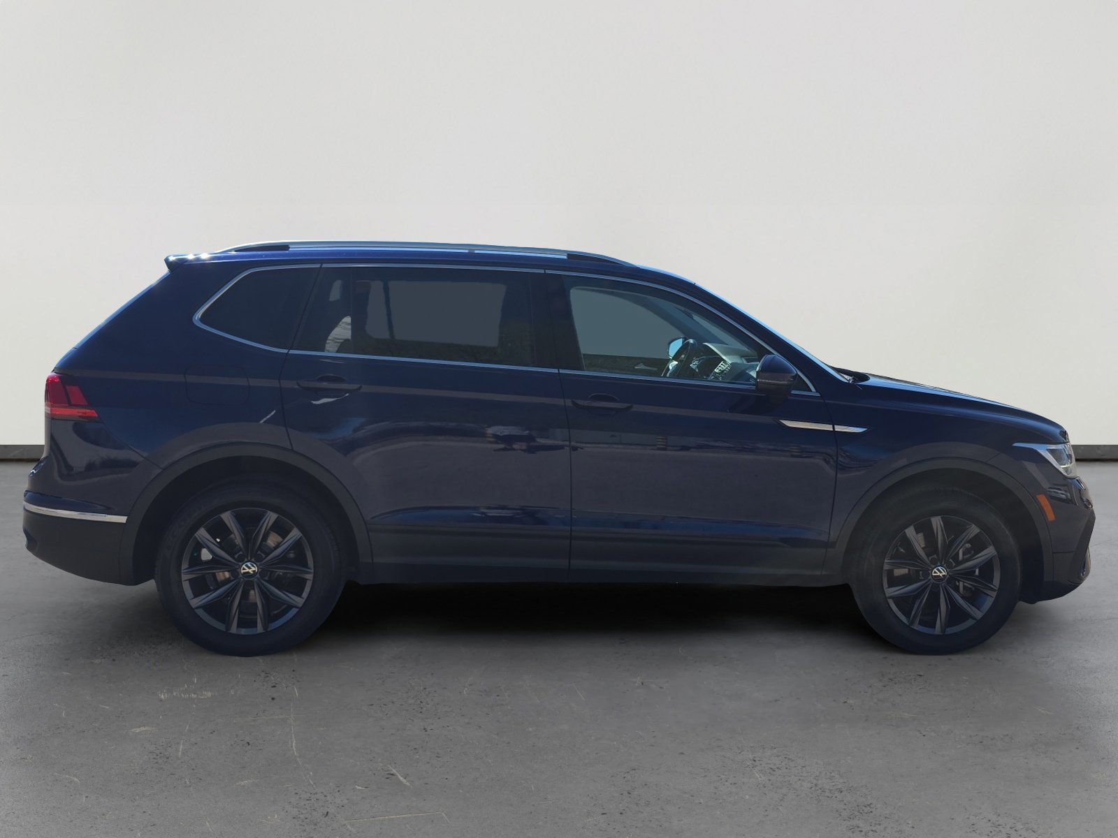 Used 2022 Volkswagen Tiguan SE image 6