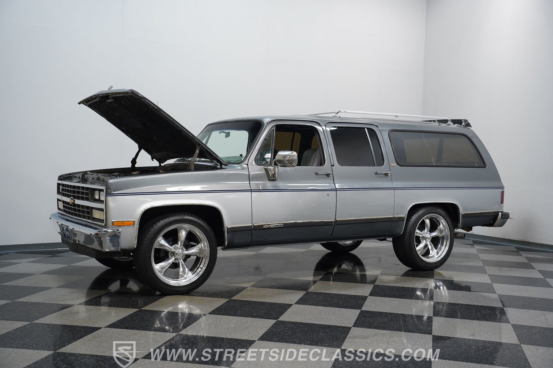 Used 1990 Chevrolet Suburban 2WD image 31