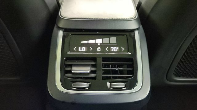 Used 2018 Volvo XC90 T6 Momentum w/ Convenience Package AWD/4WD image 30