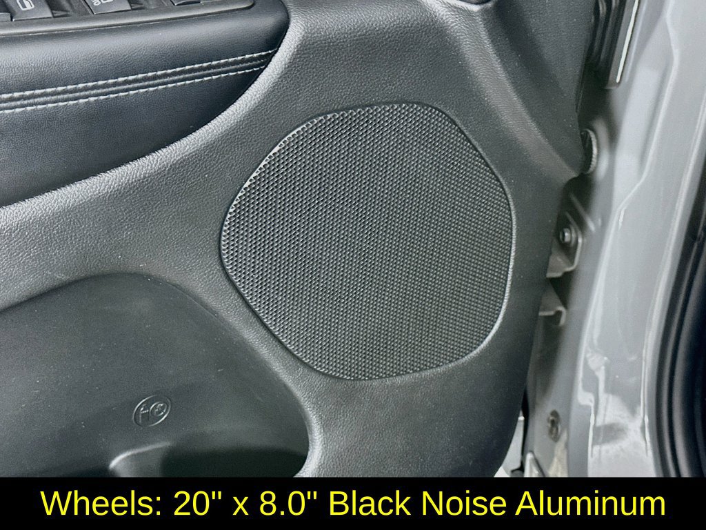 Used 2022 Dodge Durango SXT w/ Blacktop Package AWD/4WD image 25