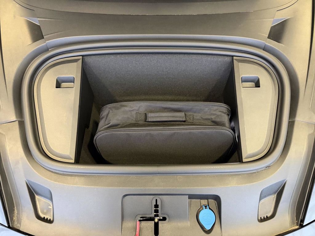 Certified 2025 Porsche Taycan RWD image 27