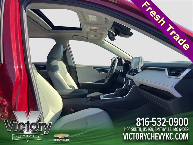 Used 2021 Toyota RAV4 Limited image 17