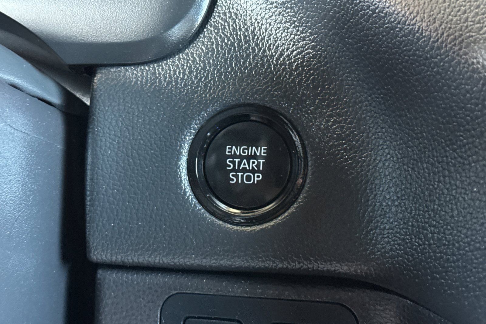 Used 2025 Toyota Tundra Limited AWD/4WD image 27