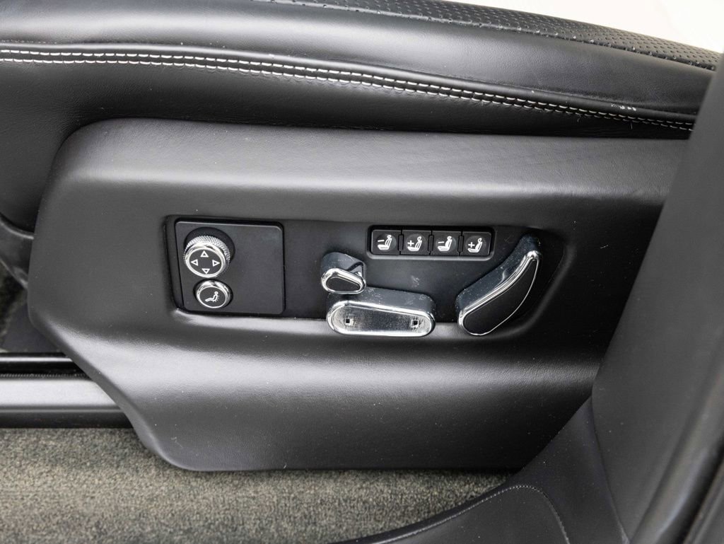 Used 2023 Bentley Bentayga Extended Wheelbase image 31